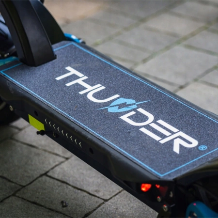 THUNDER FLUX 1000W 48V 18Ah elektrische scooter