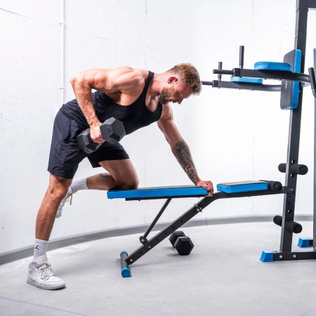 THUNDER HEAVY krachtstation met een boks zak