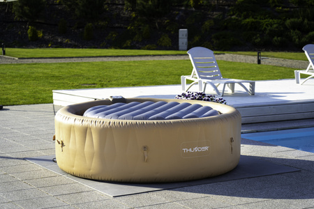 THUNDER thermische opblaasbare cover voor hot tub - rond - 6 personen